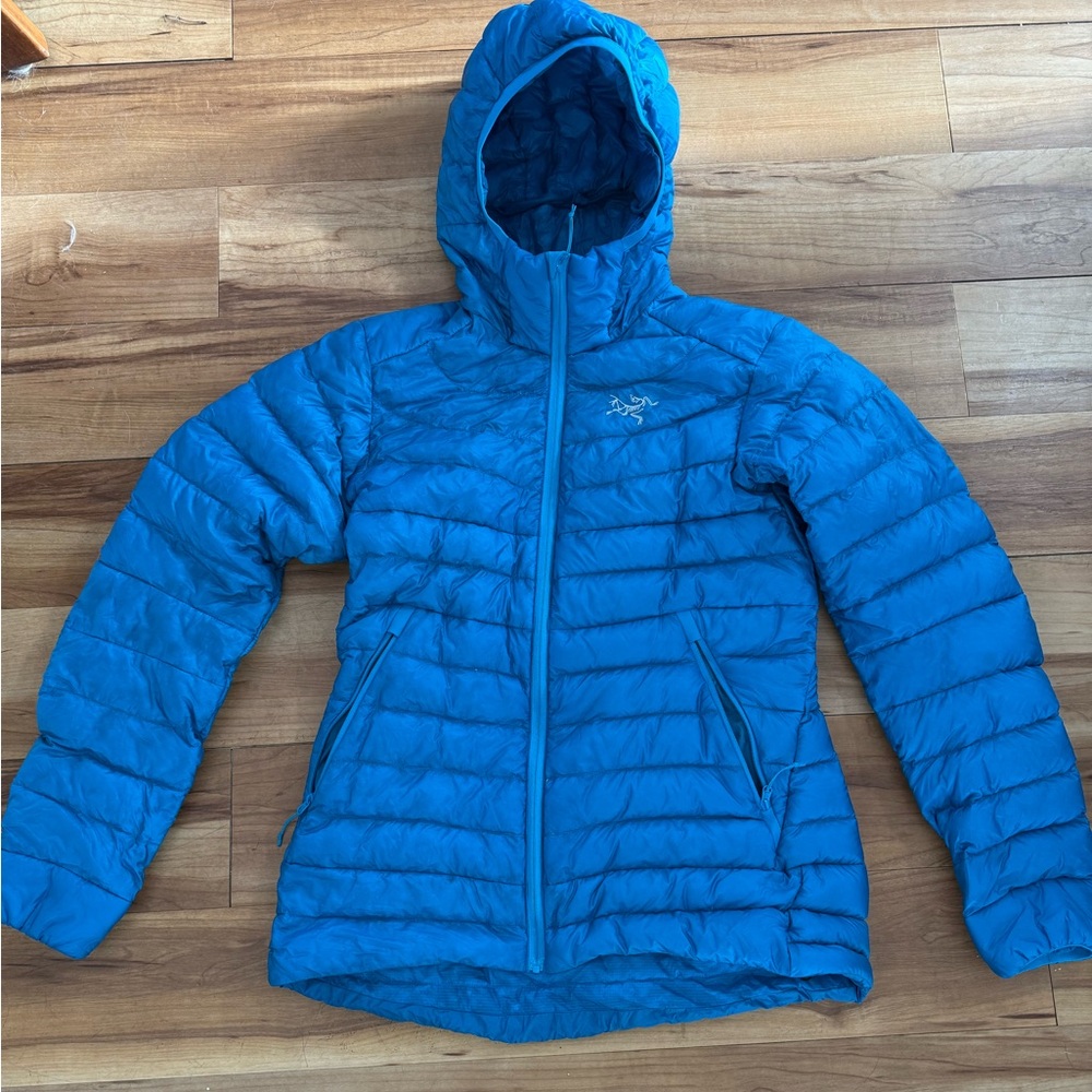 Arcteryx Puffy - size Small color Blue